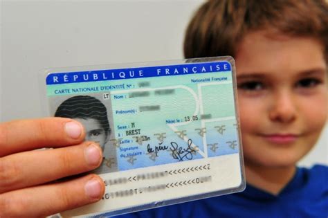 « comportant une zone de lecture automatique » et les mots : Carte d'identité. Ce qui change ce jeudi en Bretagne ...