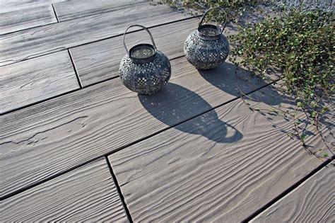 Wpc terrassenfliesen in holzoptik bodenbelag mit klicksystem braun zum besten preis, gtf001br. Garten fliesen, Terrassenbelag, Terassenplatten
