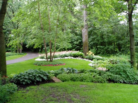 Discover new landscape designs and ideas to boost your home's curb appeal. landscape Design Minneapolis