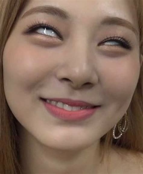 Tzuyu When The Bbc Enter Both Her Tight Holes Rtwicefap
