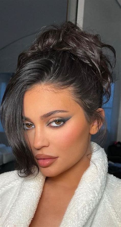 Pin By Esmae On Maquillage Kylie Jenner Hair Hair Makeup Glamour Makeup