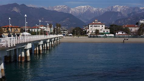 Questi soggiorni hanno ricevuto valutazioni molto alte in merito a fattori come posizione e pulizia. Marina di Massa Vacations 2017: Package & Save up to $603 ...