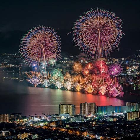 Magnificent Photographs Of Japans Summer Firework Festivals