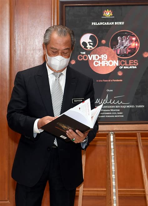 Pengumuman senarai jemaah menteri bagi kabinet baharu itu dibuat selepas lebih seminggu beliau memegang jawatan perdana menteri kelapan susulan. Perdana Menteri lancar edisi kedua buku 'The COVID-19 ...