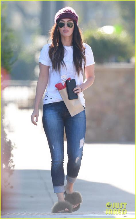 photo megan fox treats herself to lunch date with mom gloria 05 photo 4002953 just jared