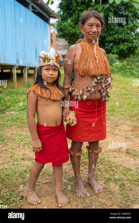 Portrait yagua indian child Fotos und Bildmaterial in hoher Auflösung Alamy