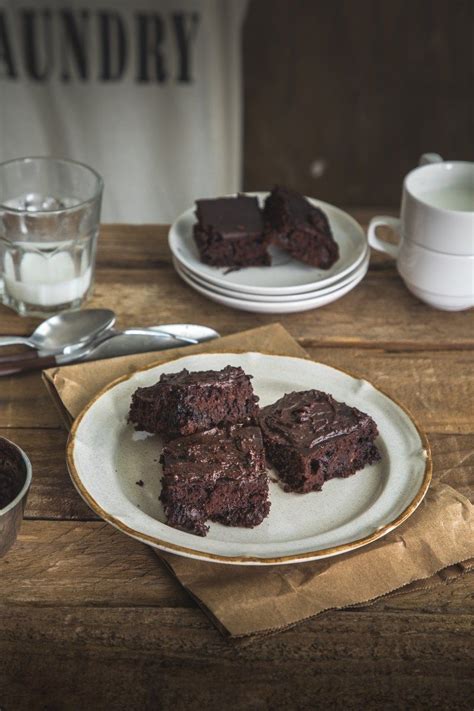 They're healthier, lower in sugar, lower in fat, and still taste amazing. No Oil Low-Calorie Chocolate Cake - Simple But Yum ...