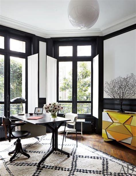 Black Trim Is The Perfect Decorating Accent