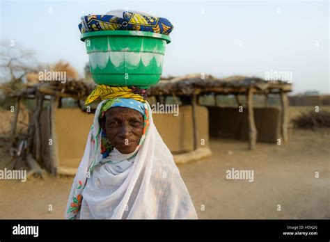 A Burkinabe Woman Of The Sahel Burkina Faso Stock Photo Alamy