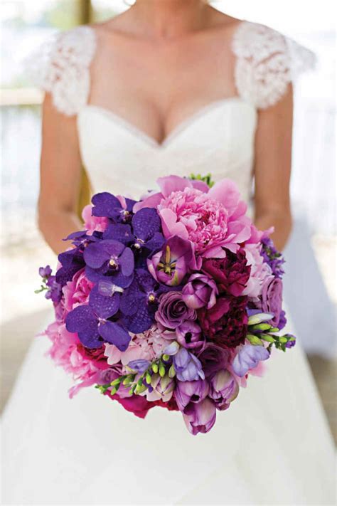 Don't let your precious wedding bouquet go to waste! Magenta Colour Theme For A Wedding | Wedding bouquets pink