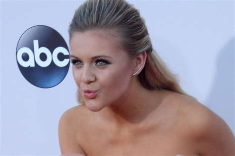 Kelsea Ballerini Never Thought Shed Win Acm Award