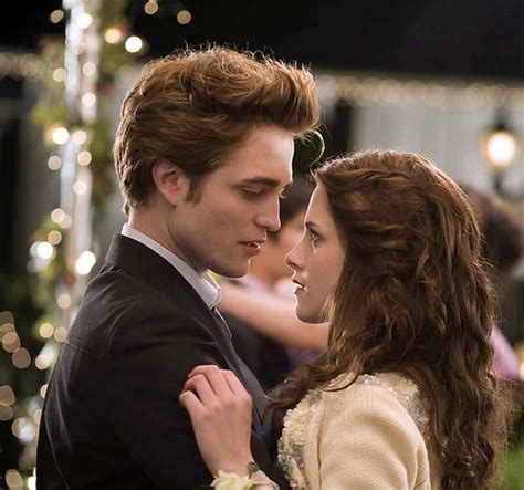 Robert Pattinson And Kristen Stewart In Twilight Last Scene Robert Pattinson Wallpapers
