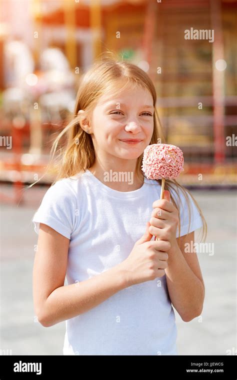 Toffee Apple Kids Hi Res Stock Photography And Images Alamy