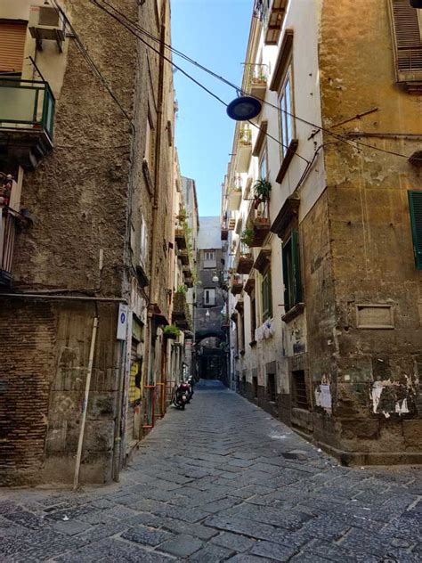 Centro Storico Di Napoli Il Più Vasto Ditalia Vado A Napoli