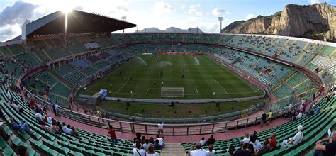 Benvenuti sul sito ufficiale del palermo f.c. Palermo Messina Calcio