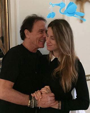 Roby facchinetti,storico compositore musicale, tastierista, cantante del gruppo dei pooh. Un meraviglioso fiocco azzurro in casa... - Roby ...