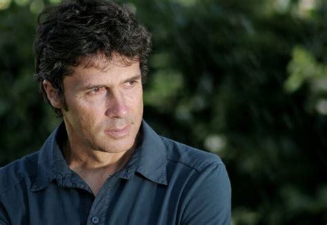 Colore, belle le tue labbra, vita. CANZONE AL MURO LUCA BARBAROSSA SCARICARE