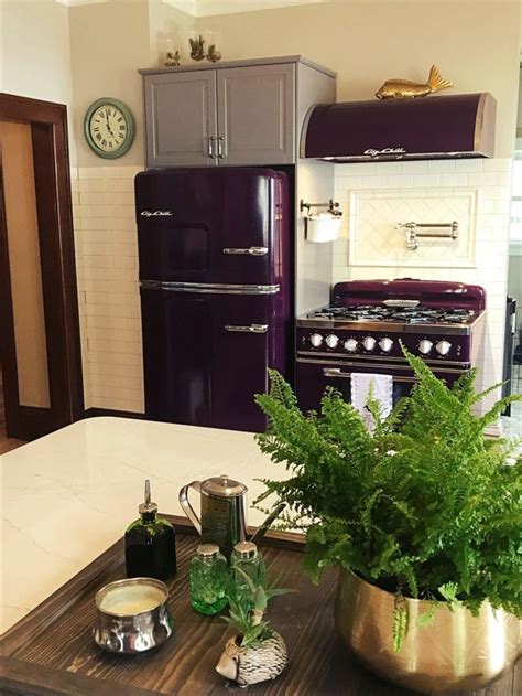 Here are our favorite retro kitchen appliances for a little blast from the past. 13 Must See Retro Big Chill Kitchen Layouts | Retro ...