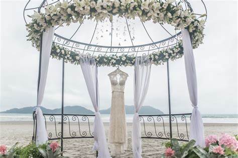 A jornalista da band aproveitou seu aniversário de 38 anos para compartilhar a primeira foto com o. Casamento Na Praia: Paloma Tocci E Felipe Maricondi - IC