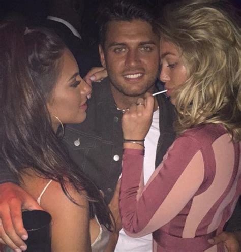 Jess And Mike Love Island Stars Head To Hotel After Denying Sex