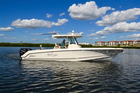 2016 Boston Whaler 330 Outrage Center Console For Sale Yachtworld