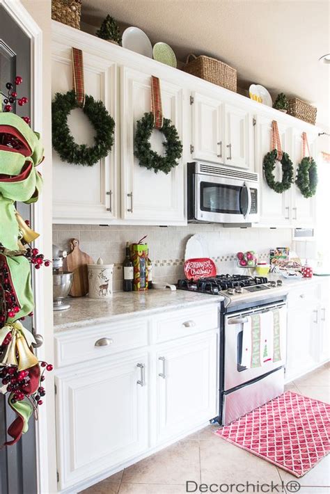 46 Best Christmas Kitchen Decorating Ideas