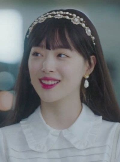Sulli thought for a moment before saying, i did look, but the really amazing thing is that there weren't any malicious comments. 'Hotel Del Luna' Episode 10 Fashion: Sulli - Look 4 ...