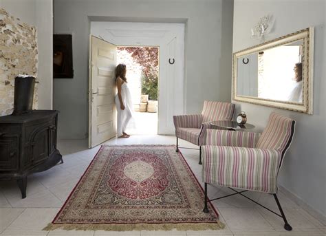 Persian Rug In Modern Living Room
