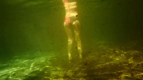 Underwater Butt Shaking Youtube