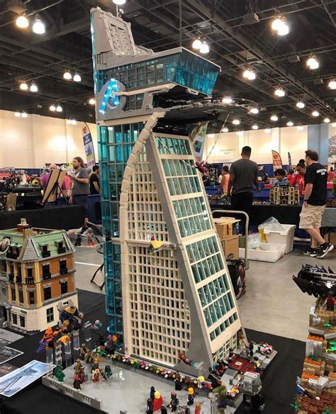 This Amazing Marvel Avengers Tower Has Everything From A Mega Boss