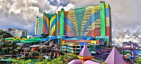 Located in the genting highlands in the titiwangsa mountains near lush tropical rainforest far away from the city. 10 Biggest Hotels In The World: The Highest Number Of ...