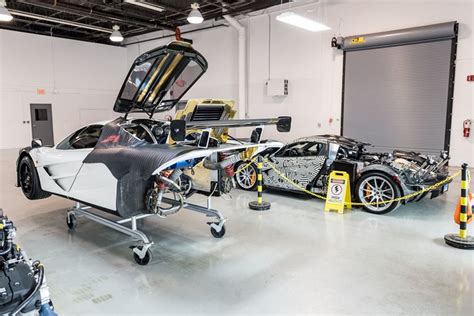 This Is The Only Mclaren F1 Service Center In America Carbuzz