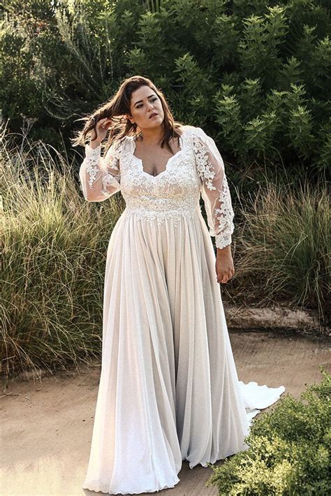 There are dresses for day weddings and evening weddings, in a variety of sizes, and a variety of prices. Curvy Babe-Plus size wedding gowns in 2020 | Plus wedding ...