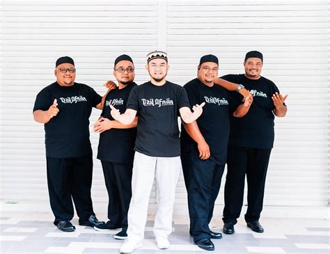 Shamsul ghau ghau — udang kering 03:56 shamsul ghau ghau — lagu hits buatmu 04:30 shamsul ghau ghau — aku pun tak tahu 03:44 Single BAHAGIA SEJATI Tampilkan Hazamin Inteam & Shamsul ...