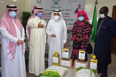 3/8/2021 تلقى مركز خدمة الواقفين بالإدارة العامة للأوقاف بوزارة الأوقاف والشؤون الإسلامية مبلغاً وقدره 100 ألف ريال من فاعل خير، لصالح المجالات التي تخدمها المصارف الوقفية الستة مجتمعة. وزارة الشؤون الإسلامية تدشن برنامج خادم الحرمين لتفطير ...