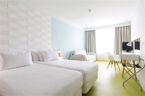 There is also room service available. Quality Inn Porto vacation deals - Lowest Prices ...