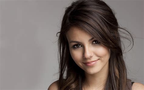 Brunette Looking At Viewer Portrait Victoria Justice Smiling Actress Celebrity Women HD