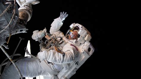 Live Spacewalk Outside The International Space Station Youtube