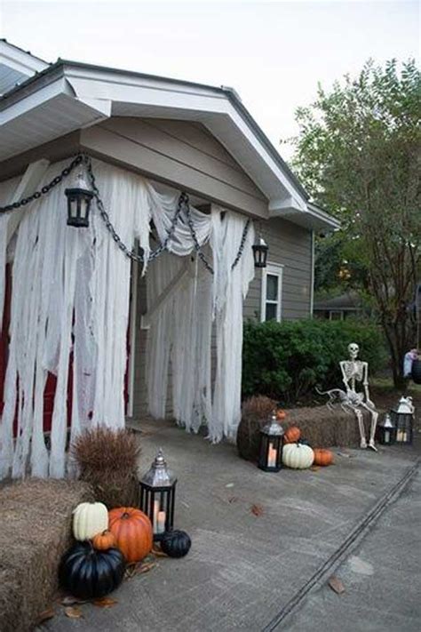 Our inflatable halloween decorations add cute style to your home in a big way. Halloween Decoration: 60 Scary Outdoor Halloween ...