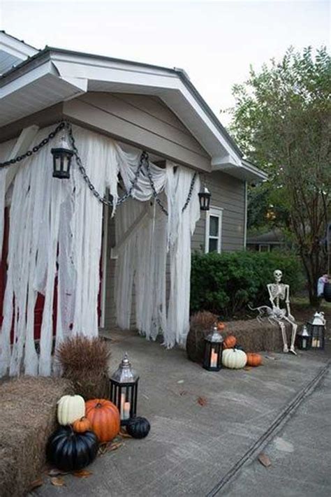 48+ cheap, easy diy halloween decorations to get your ghoul on. 46 Successful DIY Outdoor Halloween Decorating Ideas ...