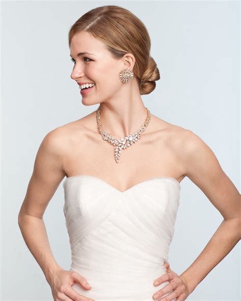 Https://techalive.net/wedding/what Jewelry To Wear With Wedding Dress