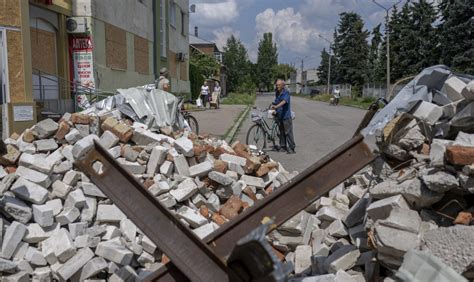 wojna rosji z ukrainą jak wygląda sytuacja w donbasie sprzeczne