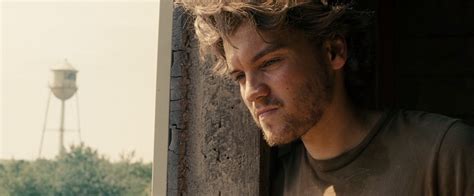 Into The Wild Movie Review And Film Summary 2007 Roger Ebert