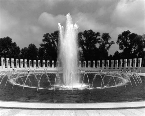 National World War Ii Memorial Memorial Plaza Fountain Flickr
