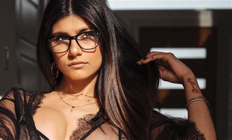 I Feel People Can See Through My Clothes Adult Star Mia Khalifa