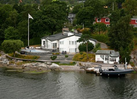 „haus seensucht befindet sich in der beschaulichen, direkt an der ostsee gelegenen gemeinde egal zu welcher jahreszeit, die ostsee, die von ihr gezeichnete landschaft und das besondere klima. Haus an der Ostsee I ... Foto & Bild | world, schweden ...