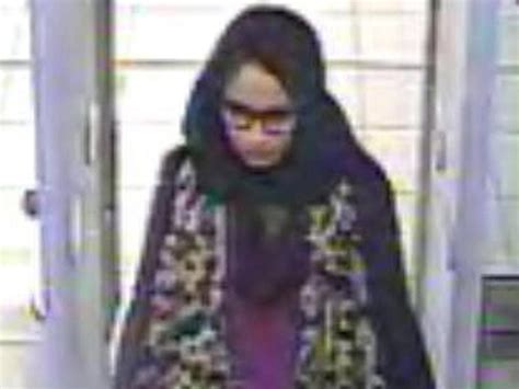 British teenager shamima begum, who left the uk to join isis in 2015 and hoped to return home, will be stripped of her uk citizenship, her family's lawyer said tuesday. British schoolgirl Shamima Begum who ran away to join ISIS ...