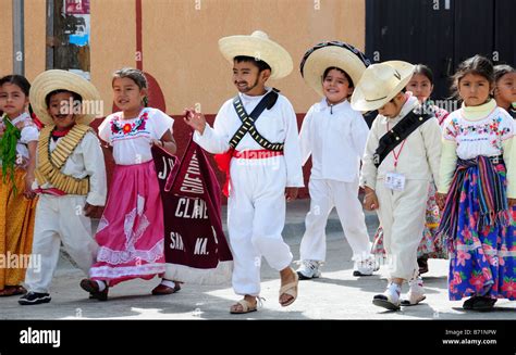 Vestuario Disfraz De La Revolucion Mexicana Para Niño Niños Relacionados