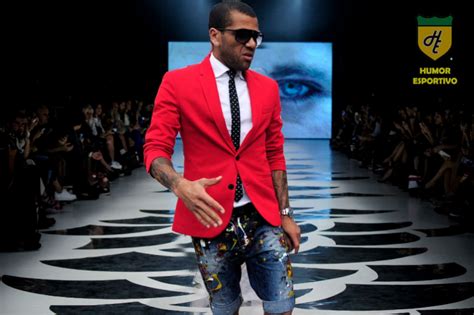 Porém existem duas regiões que são bastante famosas, quando o assunto é roupas baratas. Veja as roupas mais excêntricas já usadas por Daniel Alves ...