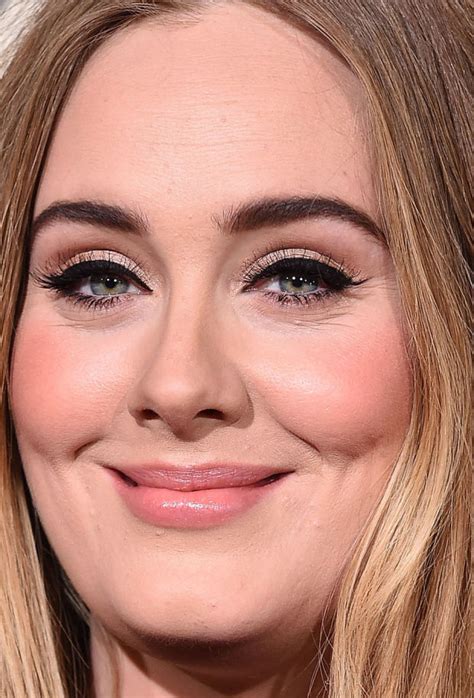 close up of adele at the 2016 grammy awards beautyeditor ca 2016 02 18 grammys 2016